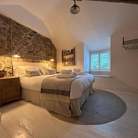 The Old Gallery - Charming Coastal Escape For Two 마우스홀 외부 사진