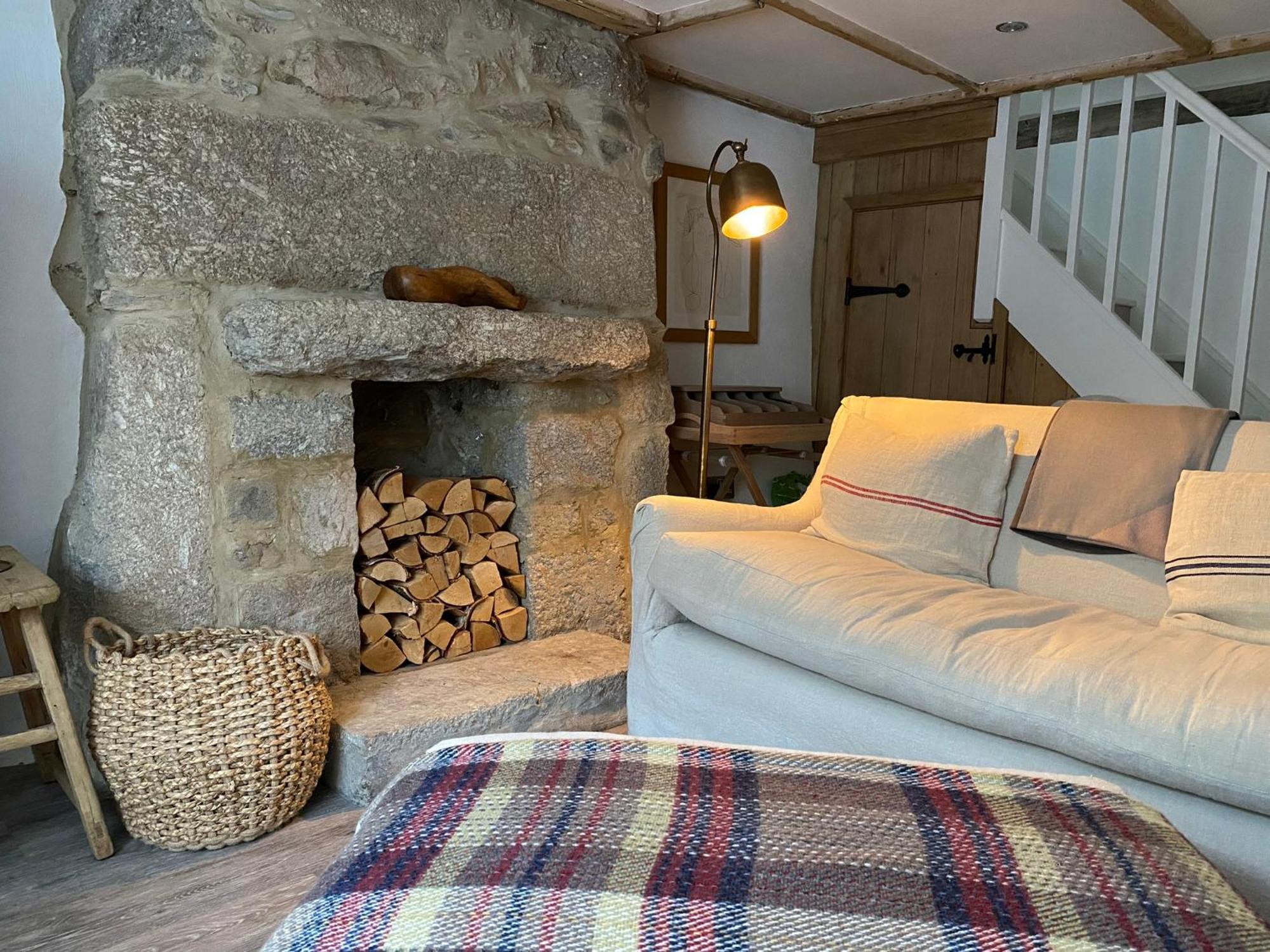 The Old Gallery - Charming Coastal Escape For Two 마우스홀 외부 사진